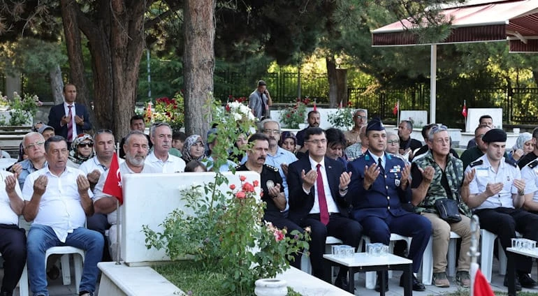 KAHRAMAN ŞEHİTLERİMİZ İÇİN HAVA ŞEHİTLİĞİ’NDE MEVLÜT PROGRAMI DÜZENLENDİ