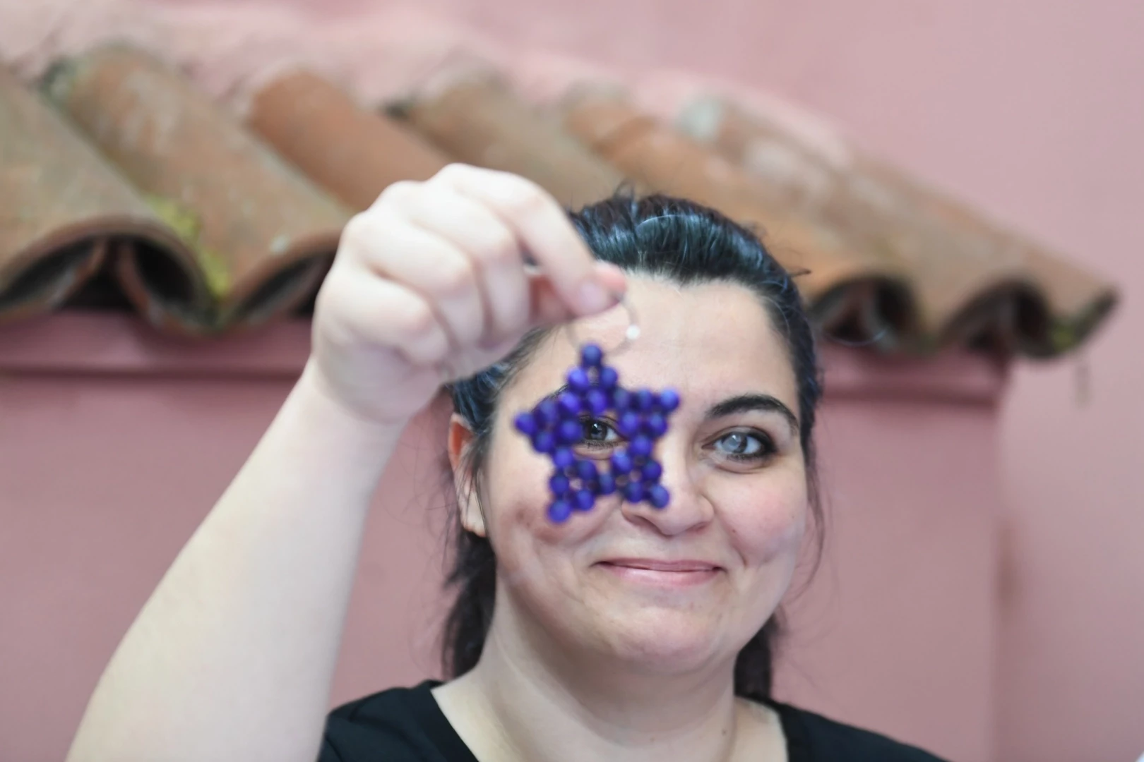 Bursa Osmangazili kadınlar hemcinsleri için hediye anahtarlık üretiyor