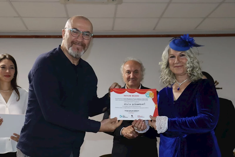 SANAT AKADEMİSİ TİYATRO BÖLÜMÜ YILSONU GÖSTERİLERİ GÖZ DOLDURDU!