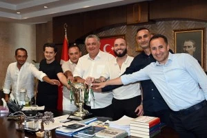 ŞAMPİYON YEŞİL YALOVA FK
