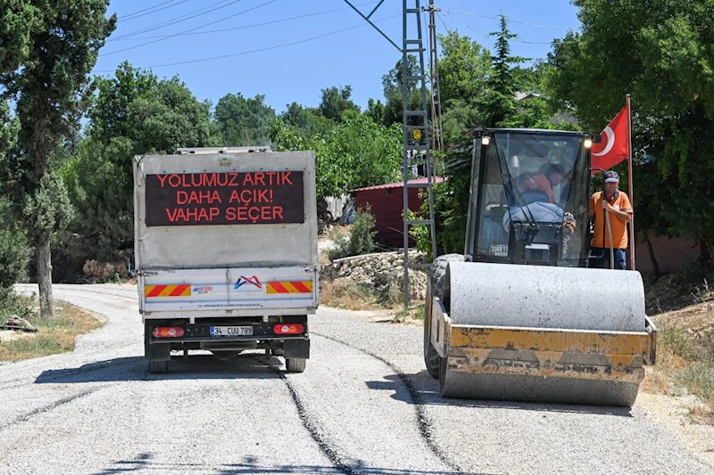 Büyükşehir, Erdemli Kırsalındaki Yolları Yenilemeyi Sürdürüyor