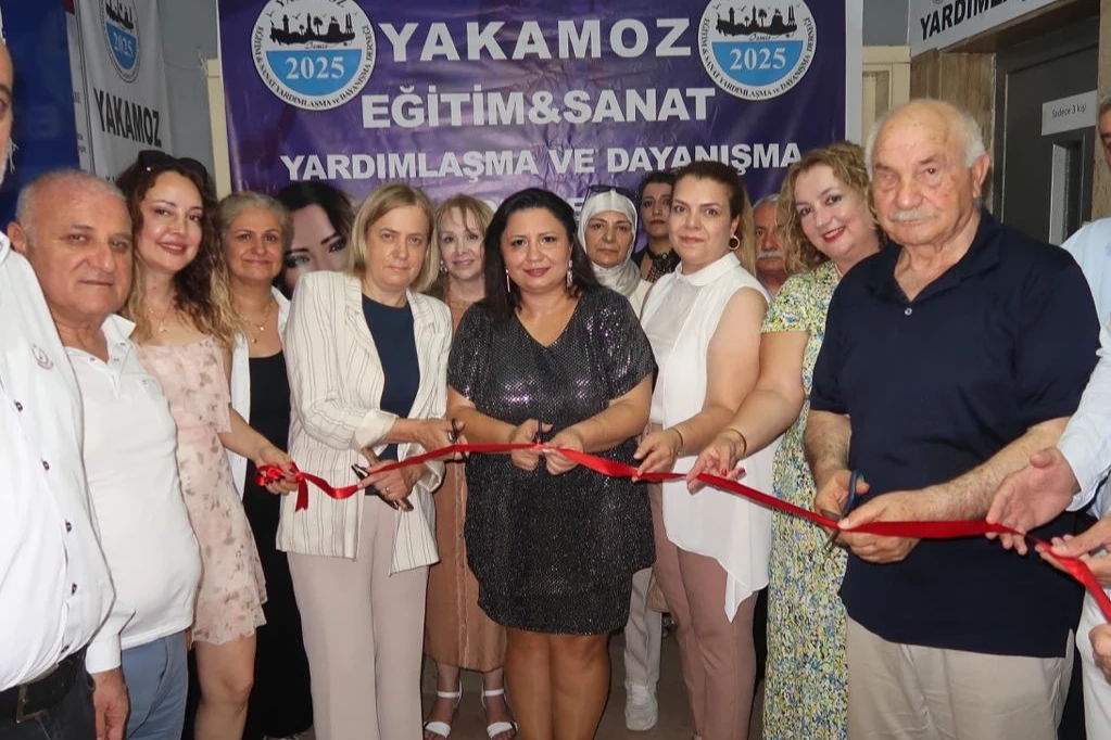 İzmir’de Yakamoz Derneği açıldı