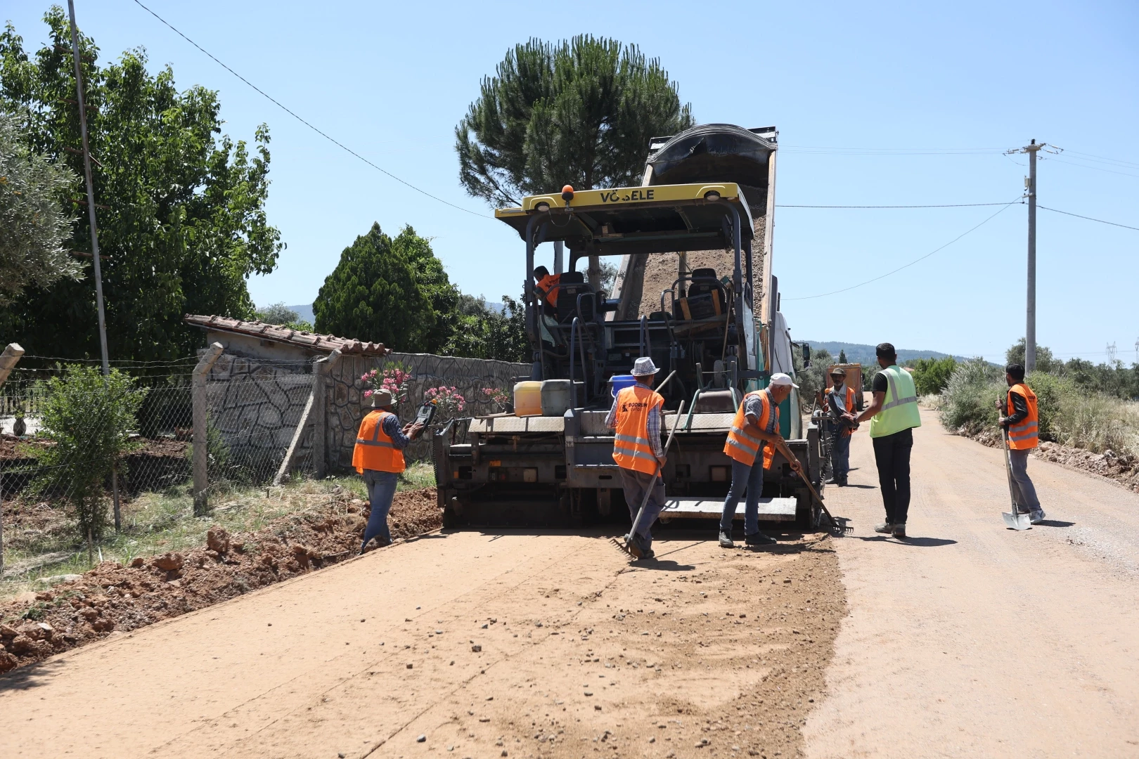 Muğla Büyükşehir’den kırsala 4 milyonluk yol yatırımı
