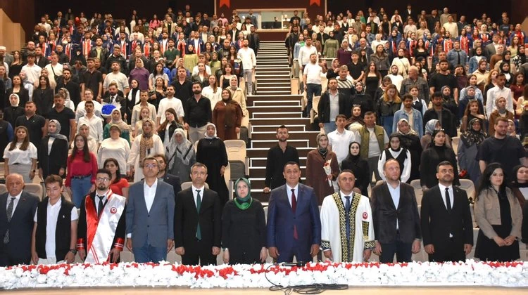 BAŞKANIMIZ, GŞÜ MESLEK YÜKSEKOKULU, 2024-2025 EĞİTİM-ÖĞRETİM YILI MEZUNİYET TÖRENİNDE KATILDI