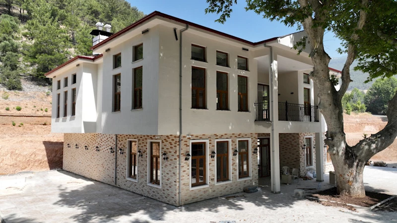 Büyükşehir’den Dulkadiroğlu’na Yeni Sosyal Mekân; Çınaraltı