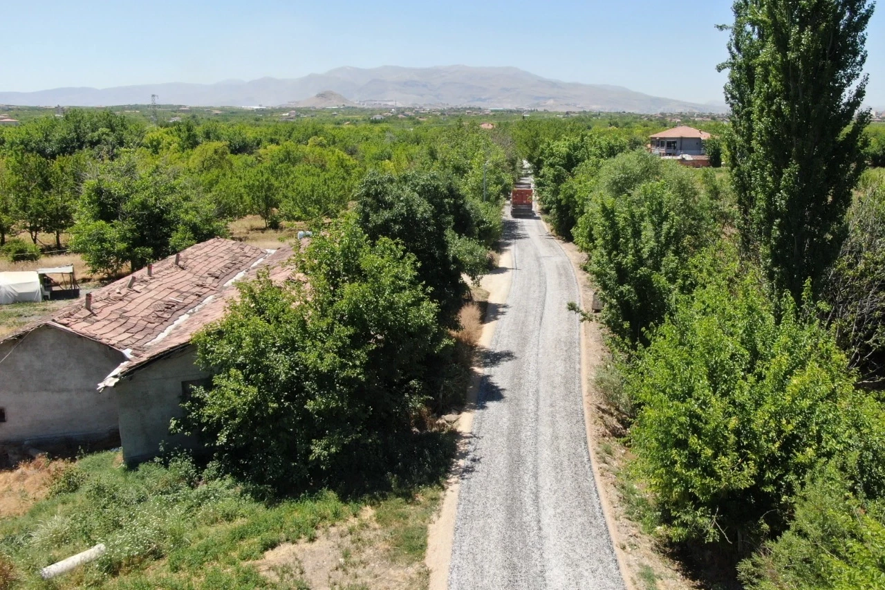 Malatya Büyükşehir Belediyesi Bahçelievler Mahallesi’nin yol sorununu çözdü