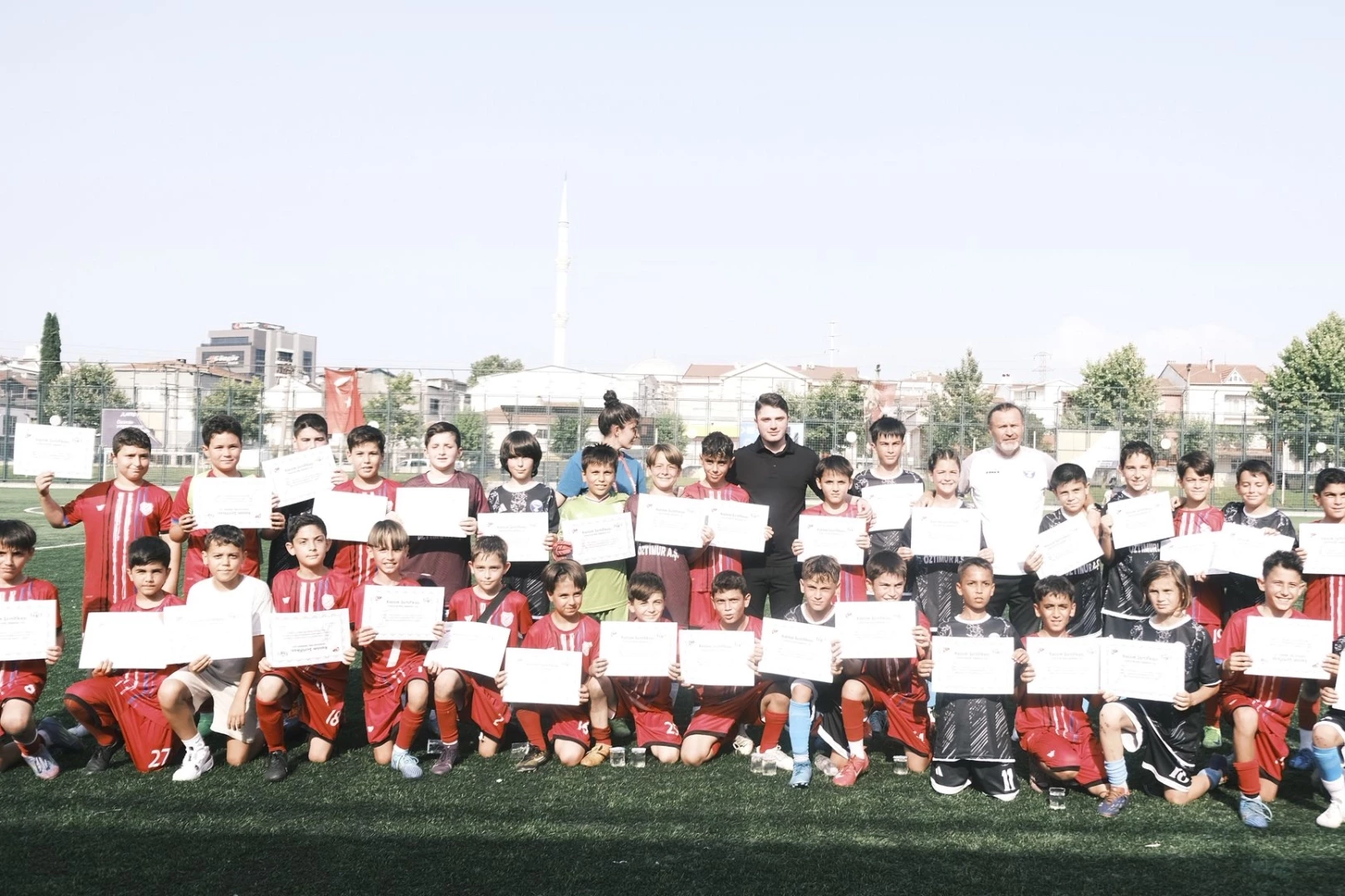 Minikler sertifikalarını Kaan Gürbüz’den aldı