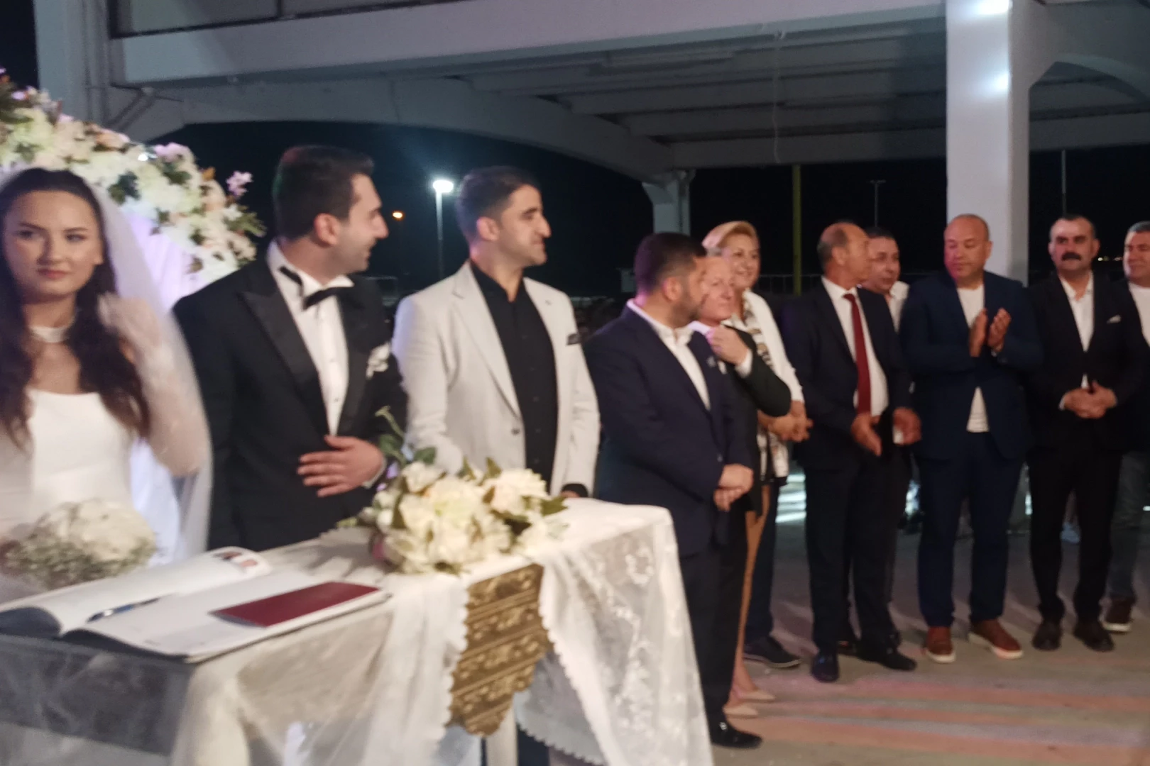 İpsala’da görkemli düğün: Siyasetin kalbi bu nikahta attı