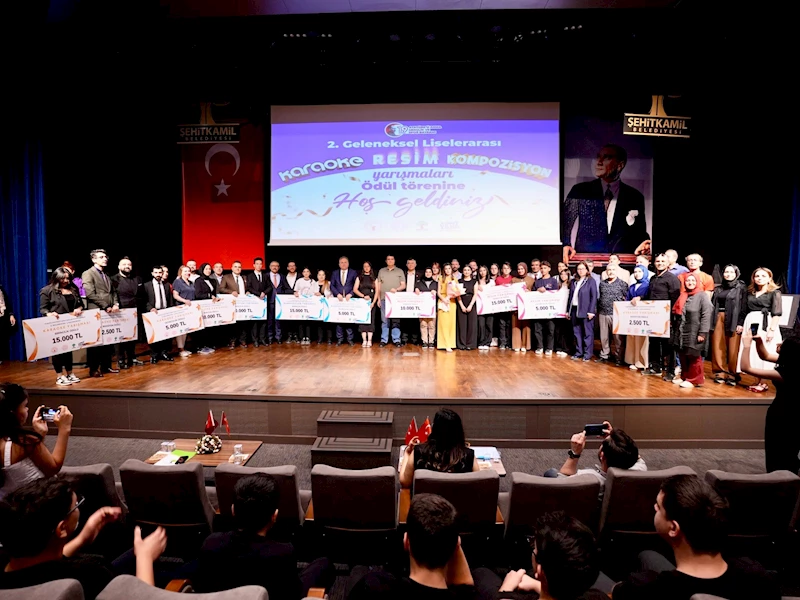 BAŞKAN YILMAZ, BAŞARILI ÖĞRENCİLERİ ÖDÜLLENDİRDİ