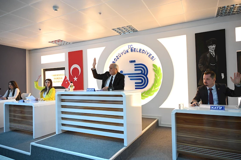 -BOZÜYÜK BELEDİYE MECLİSİ’NDEN VALİ AYGÖL’E “FAHRİ HEMŞEHRİLİK BERATI” KARARI