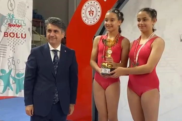 İZMİT BELEDİYESPORLU GENÇ CİMNASTİKÇİLER TÜRKİYE İKİNCİSİ OLDU