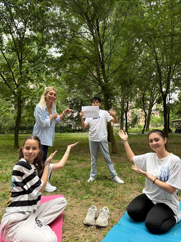 İZMİT BELEDİYESİ ÇINAR AKADEMİ LGS ÖĞRENCİLERİ SINAV STRESİNİ MİNDFULNESS İLE ATTI