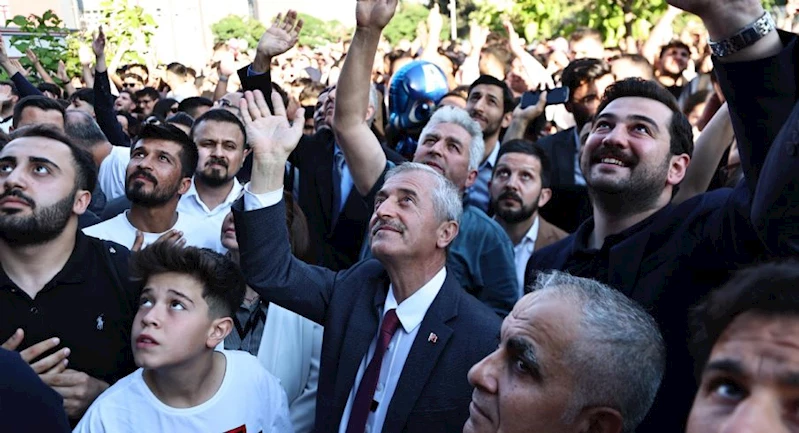 Başkanımız Azra´yı Yalnız Bırakmadı