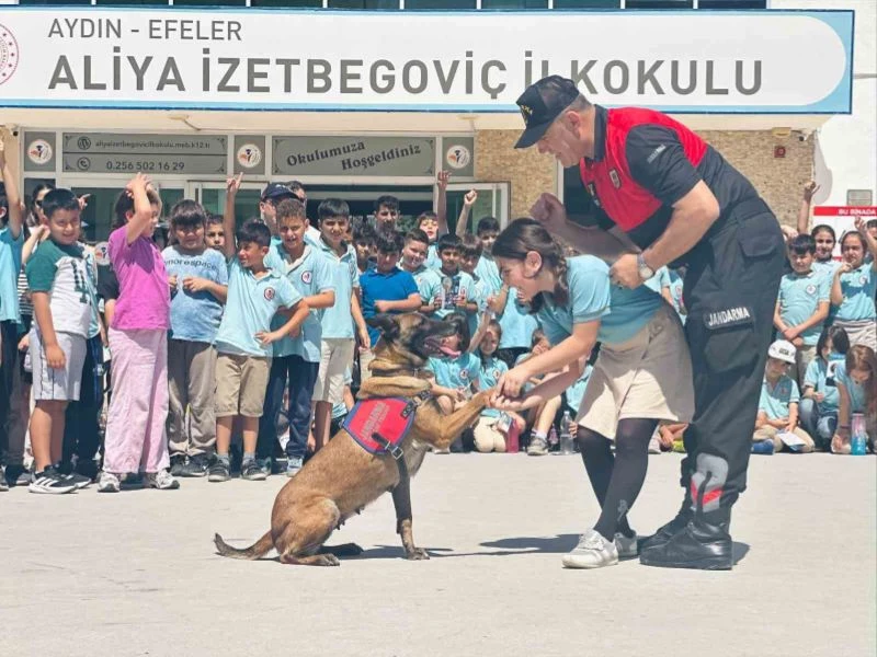 Aydın Jandarması İlkokul Öğrencilerine Tanıtım Faaliyeti Gerçekleştirdi