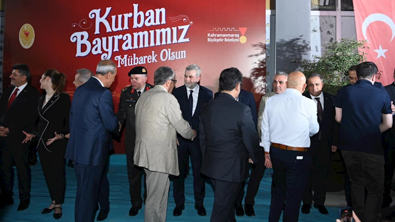 Geleneksel Bayramlaşma Töreninde Şehir Protokolü ve Vatandaşlar Bir Araya Geldi