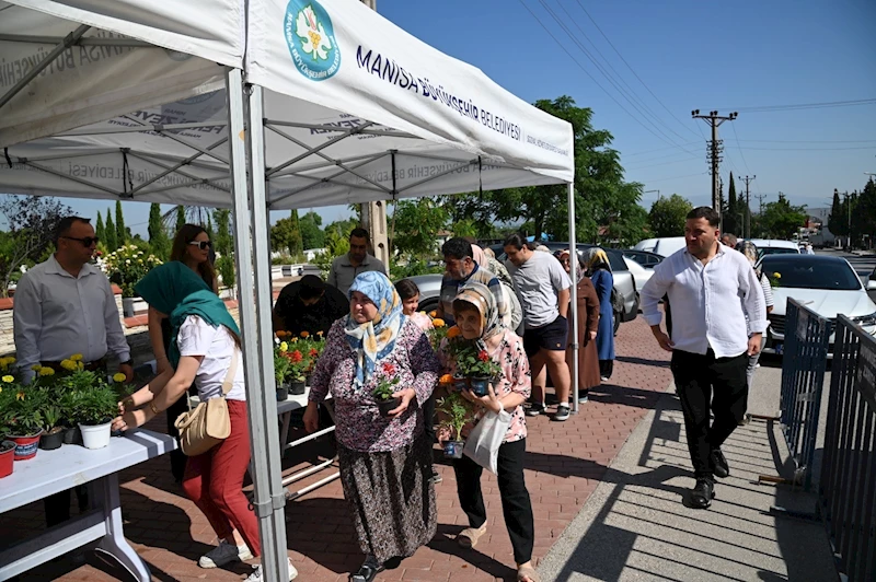 Bayramda Çiçekler Büyükşehir’den