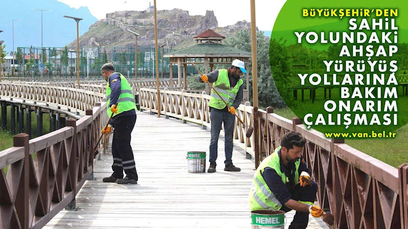 BÜYÜKŞEHİR’DEN SAHİL YOLUNDAKİ AHŞAP YÜRÜYÜŞ YOLLARINA BAKIM ONARIM ÇALIŞMASI