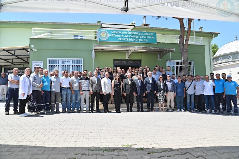 Büyükşehir Yönetimi Çalışanlarla Bayramlaştı