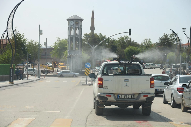 BAYRAM ARİFESİNDE CADDE VE SOKAKLAR GÜL GİBİ KOKTU