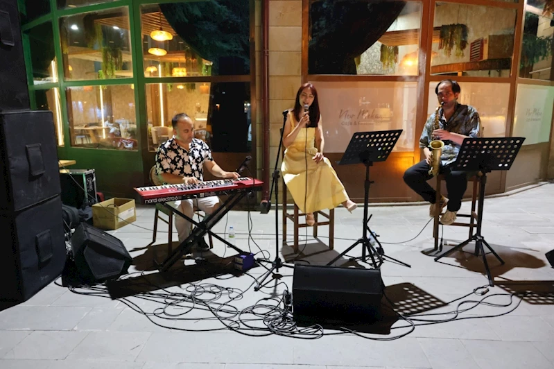 NevMekan Cafe’de Caz Rüzgarı Esti