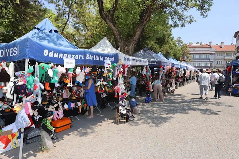 KADIN EMEĞİ MEYDANDA: EL EMEĞİ GÖZ NURU ÜRÜNLER HİCRİ SEZEN