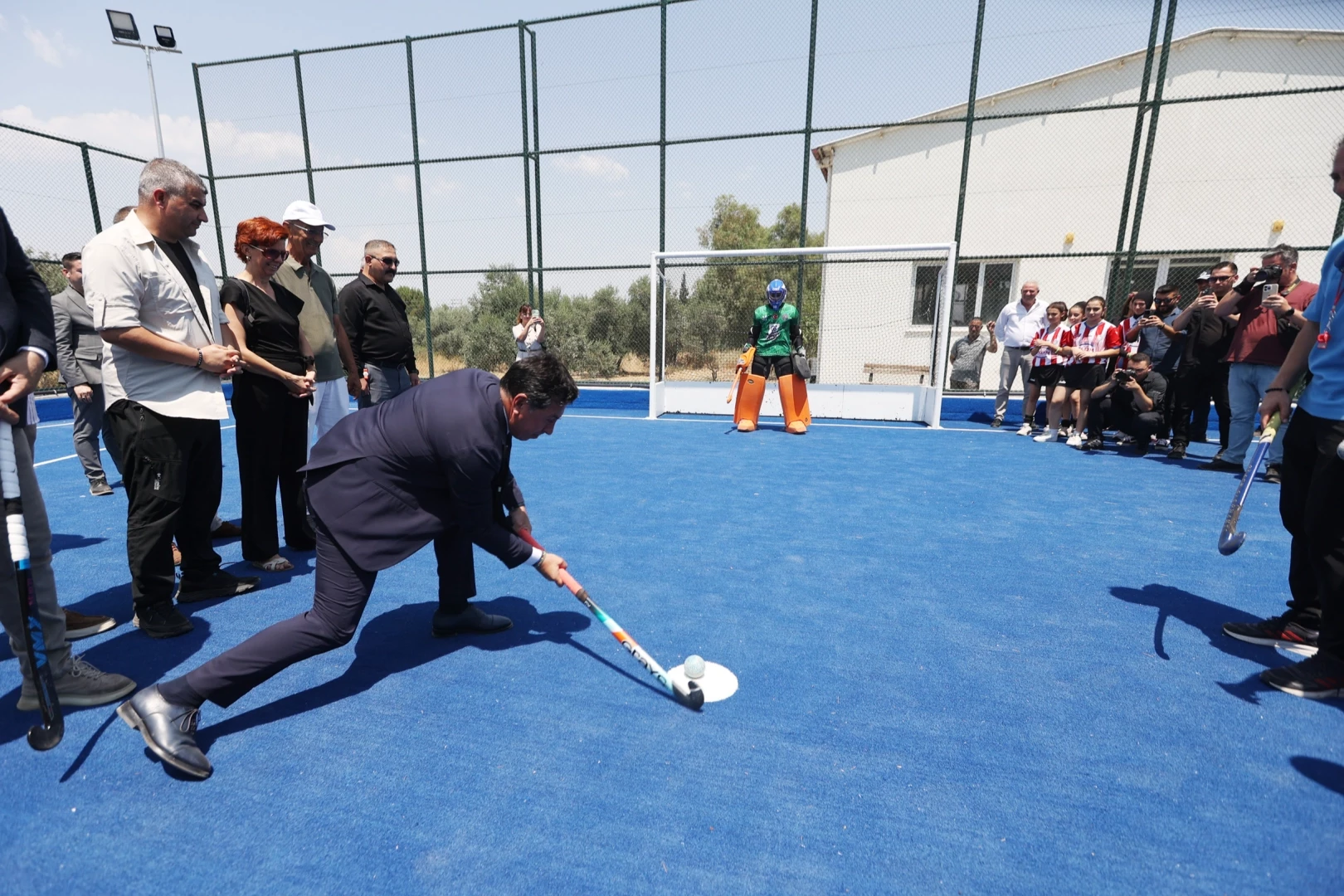 Yatağan’a çim hokeyi sahası açıldı