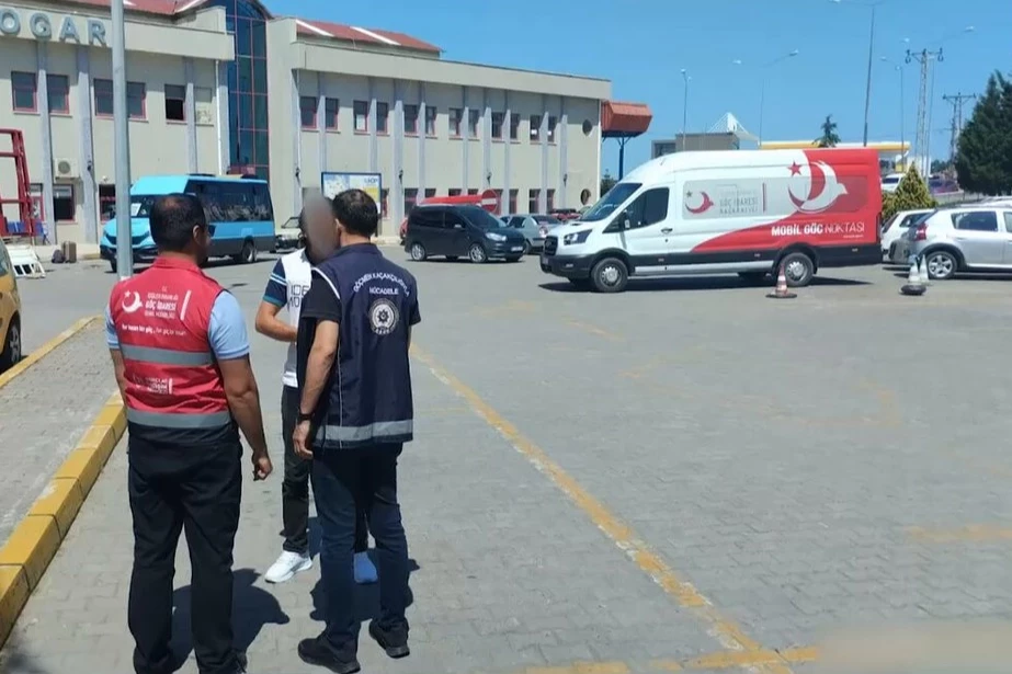 Göçmen kaçakçılığına darbe! 32 organizatör ile 572 düzensiz göçmen yakalandı