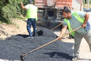 ŞEHİR MERKEZİNDE YOL BAKIM ÇALIŞMALARI DEVAM EDİYOR