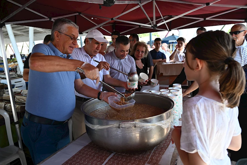 Kemer Belediyesi’nin aşure ikram programı başladı
