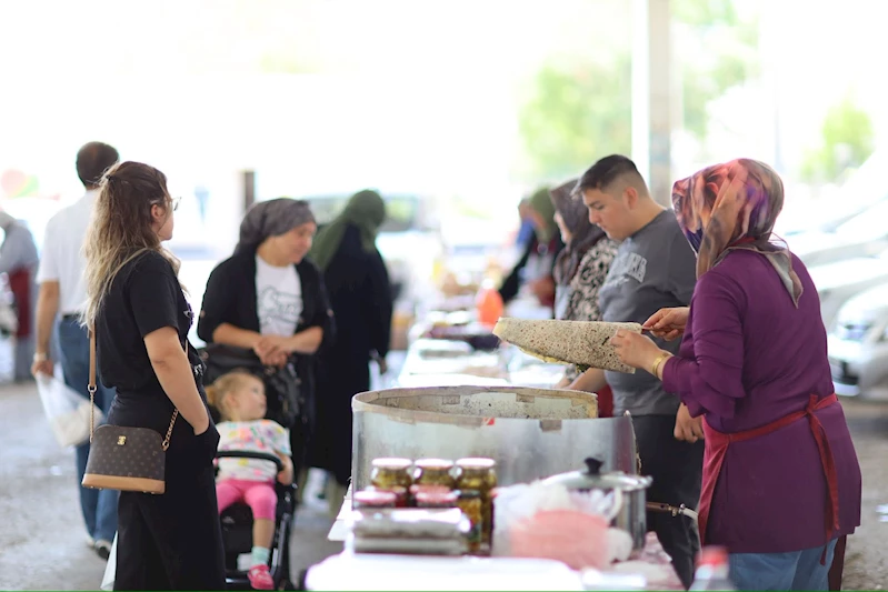 YAZ BEREKETİ HANIMELİ PAZARI’NA YANSIDI