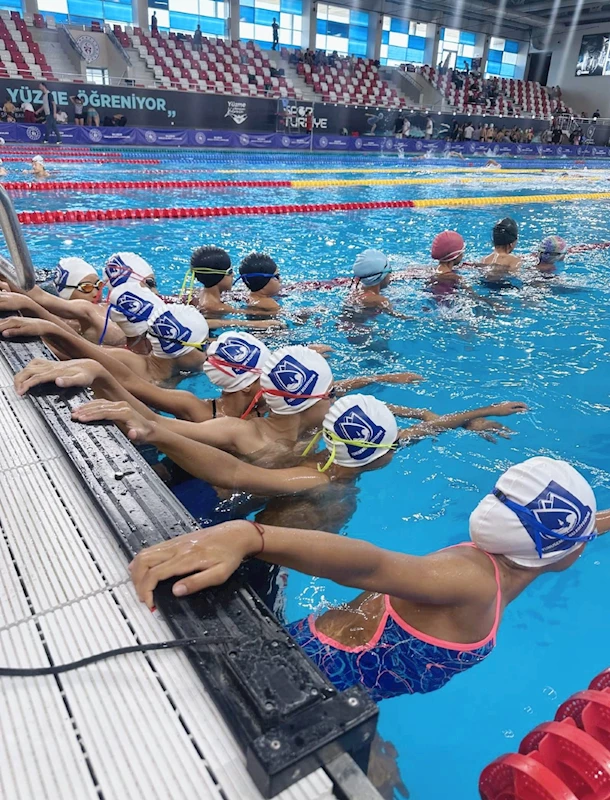 YUNUSEMRELİ YÜZÜCÜLER (SEM) YARIŞLARINDA GÖZ DOLDURDU