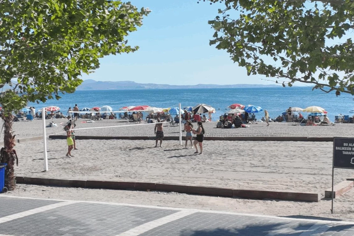 Balıkesir Büyükşehir plaj voleybolu severleri unutmadı
