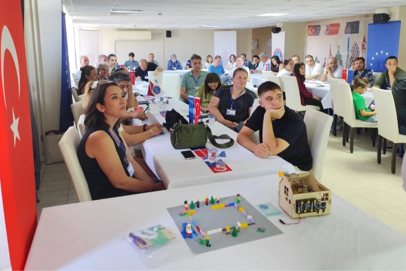 İzmir’de Erasmus+ Çalıştayı