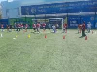 KÂĞITHANE’DE KIZ ÇOCUKLARI FUTBOLLA BULUŞUYOR