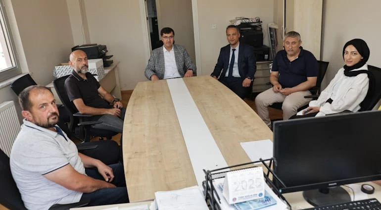 BELEDİYE BAŞKANIMIZ EYÜP KAHVECİ’DEN ARITMA TESİSİ PERSONELİMİZE ANLAMLI JEST