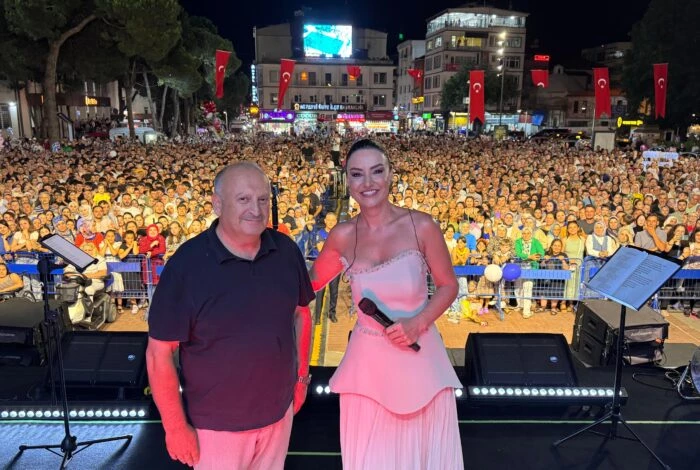 SEVCAN ORHAN’DAN ÜNYE’DE UNUTULMAZ KONSER