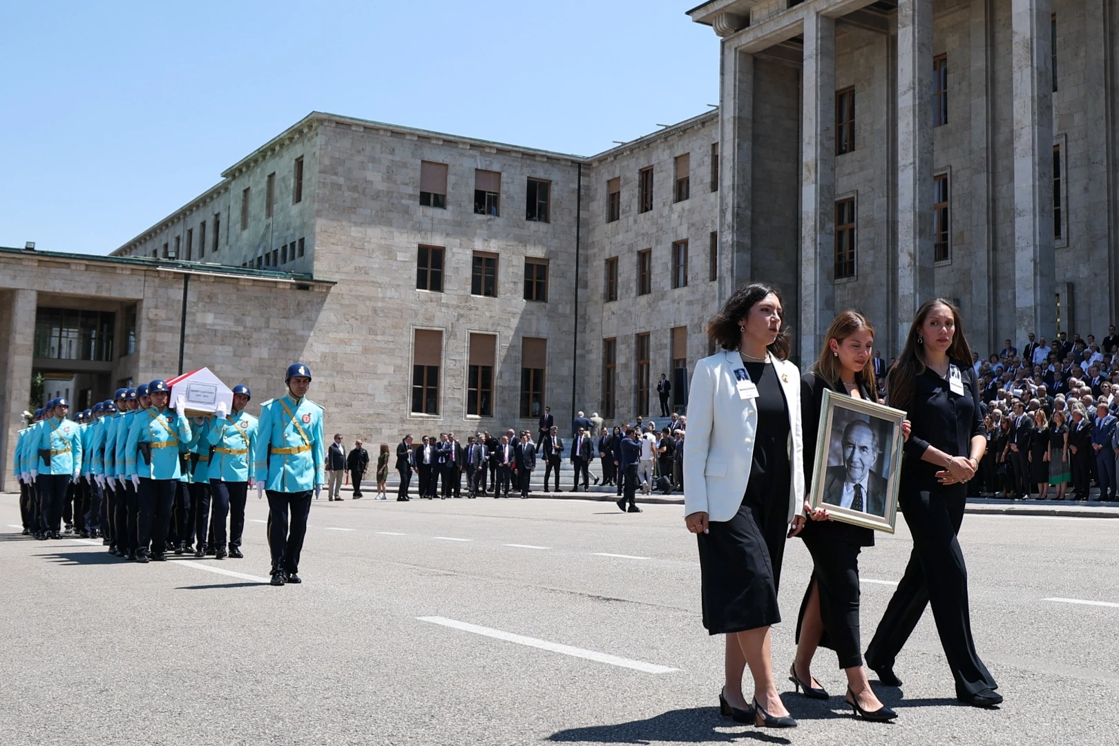 Altan Öymen için Ankara
