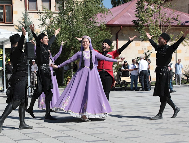 ŞÖLENLERİN 29. YILINA COŞKULU AÇILIŞ