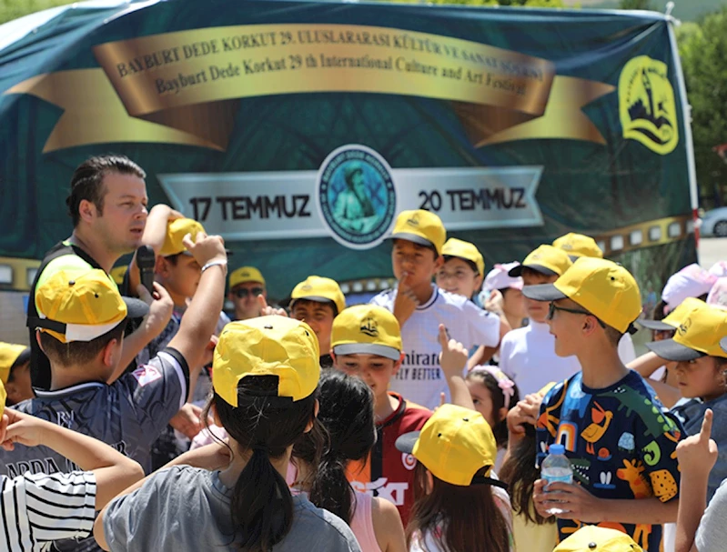 ŞÖLENLERDE 29. YILA ÇİFTE PROGRAMLI FİNAL