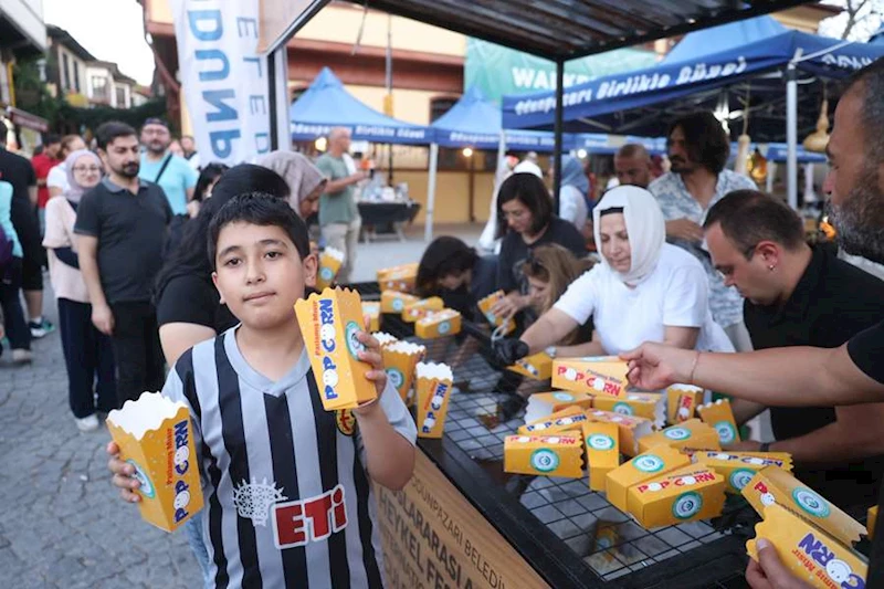 YILDIZLARIN ALTINDA SİNEMA KEYFİ ODUNPAZARI’NDA DEVAM EDİYOR