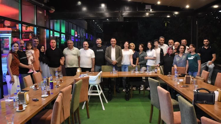 BAŞKANIMIZ, GÜMÜŞHANE LİSESİ YILLARINDA AYNI SINIFTA OKUDUĞU OKUL ARKADAŞLARIYLA BULUŞTU