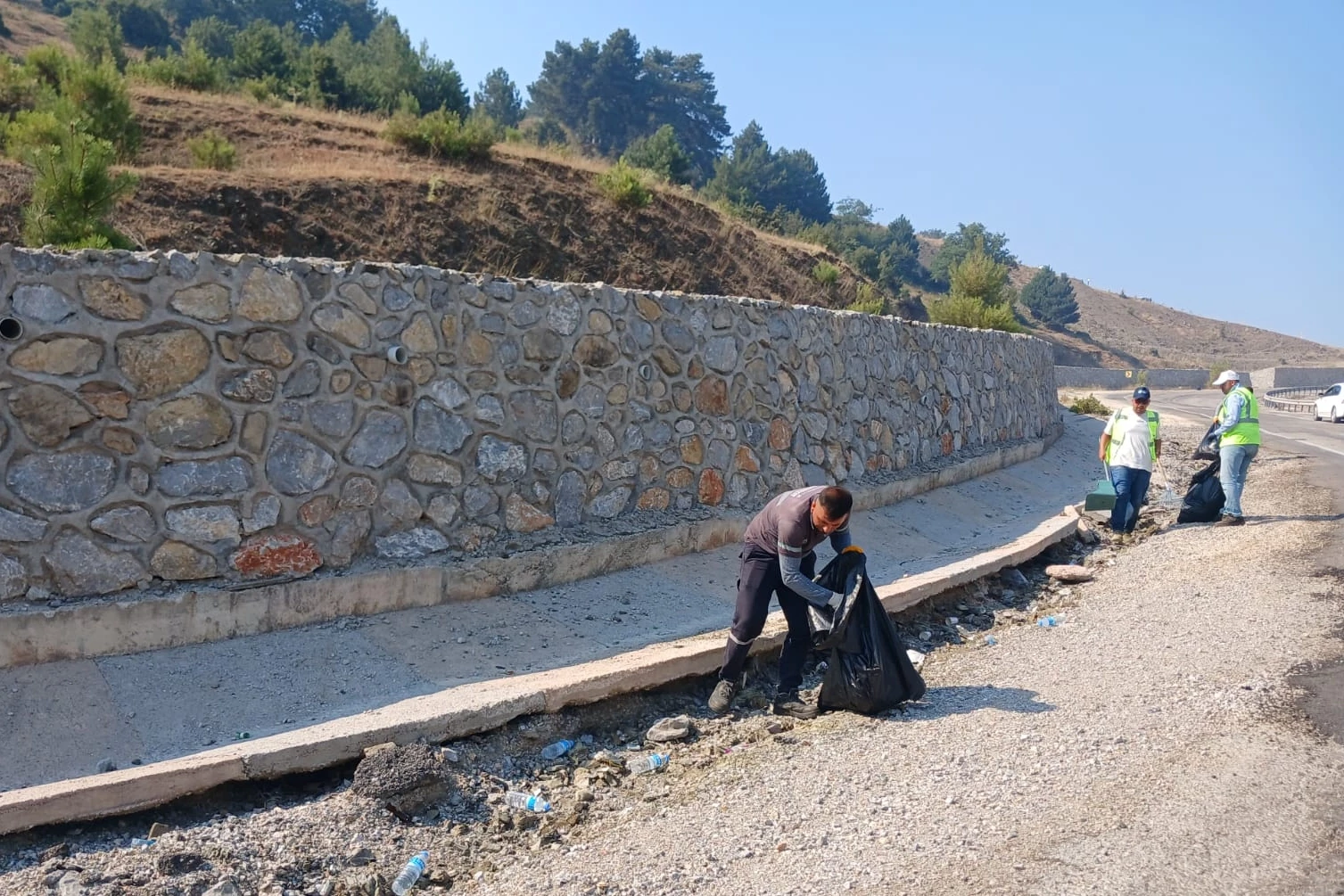 Bursa Büyükşehir’den yangın bölgelerinde çevre temizliği