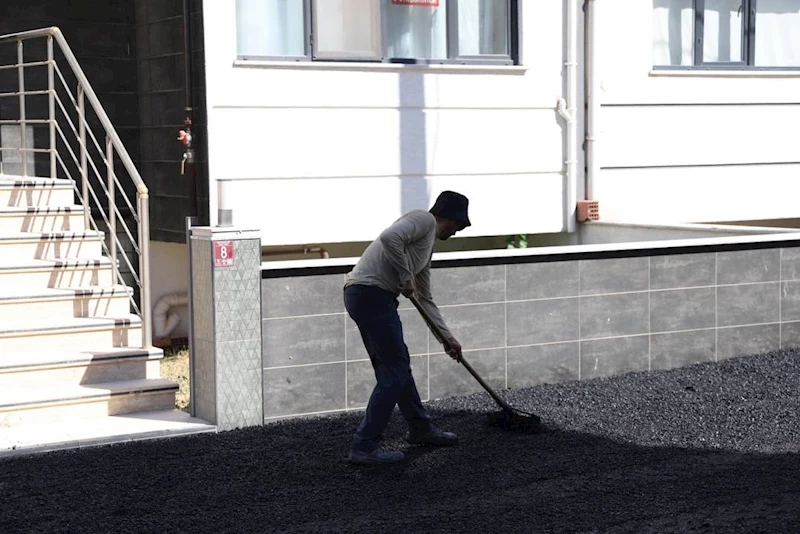 YENİ MAHALLE’DE DEVAM EDEN ASFALT SERİMİ İLE MALTA PARKI’NDA SÜRDÜRÜLEN DÜZENLEME ÇALIŞMALARINI YERİNDE İNCELEDİK.