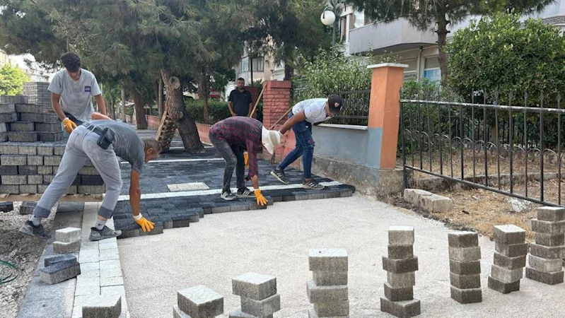 MEHMETÇİK CADDESİ’NDE KALDIRIM YAPIM ÇALIŞMALARIMIZ TÜM HIZIYLA DEVAM EDİYOR.