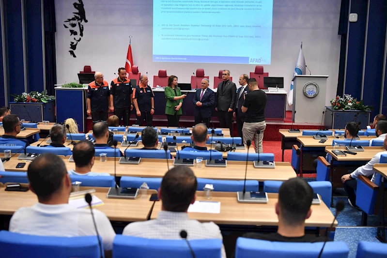 Büyükşehir’deki AFAD Eğitimine Katılan Başkan Büyükkılıç’tan “Eğitim” Vurgusu