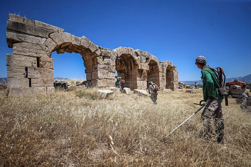 Denizli Büyükşehir Belediyesi’nden Laodikya’da Yangın Önlemi