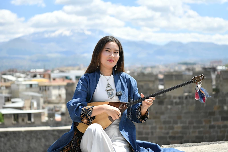 Büyükşehir İle Kayseri Kalesi’nde Kazak Ezgileri Yükseldi