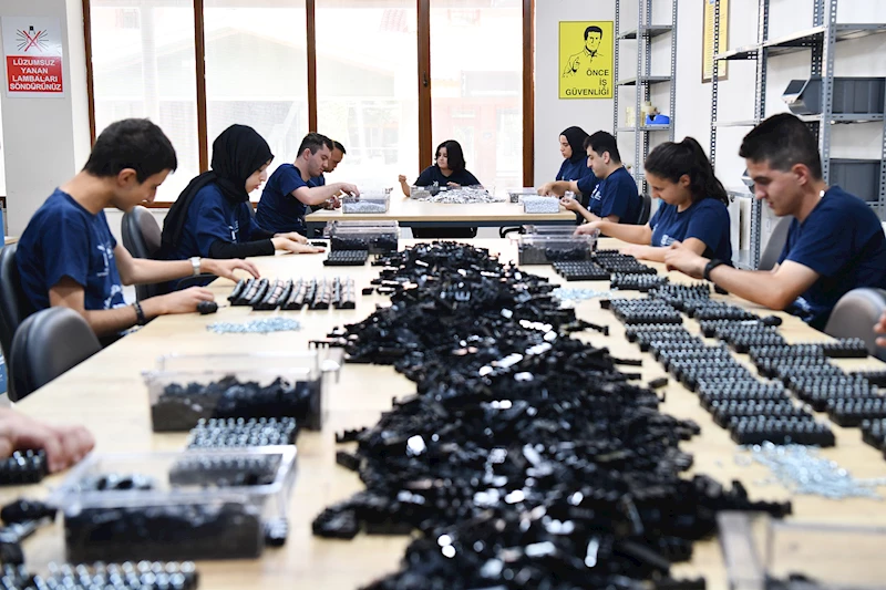 İLK 6 AYDA 800 BİN PARÇA MONTE ETTİLER