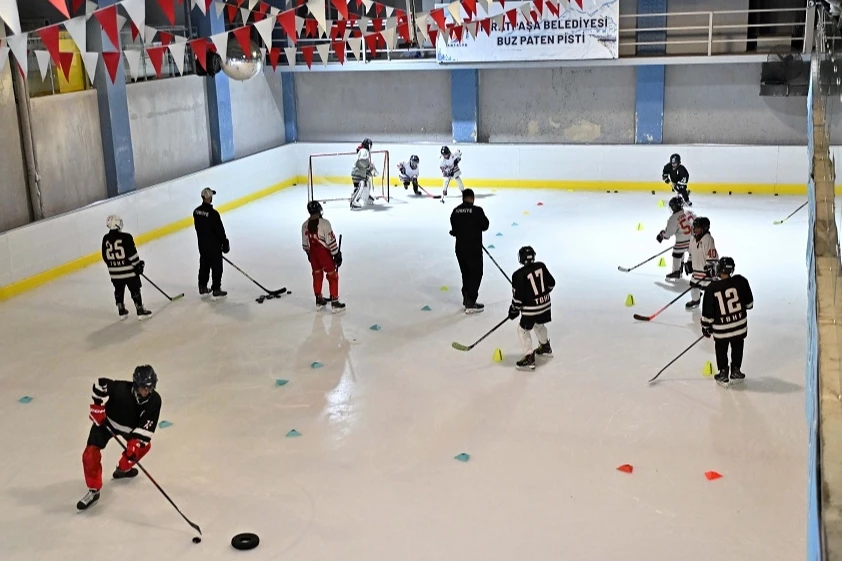 Buz Hokeyi Gelişim Kampı ilk kez Antalya