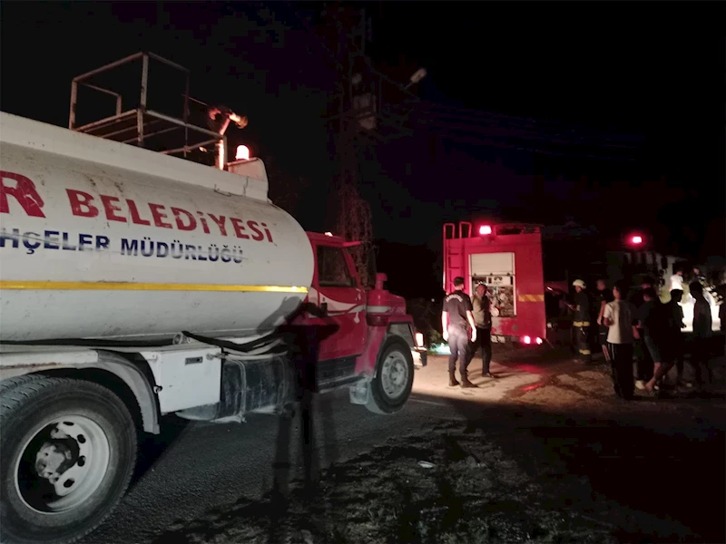 Kemer Belediye ekiplerinden trafo yangınına müdahale